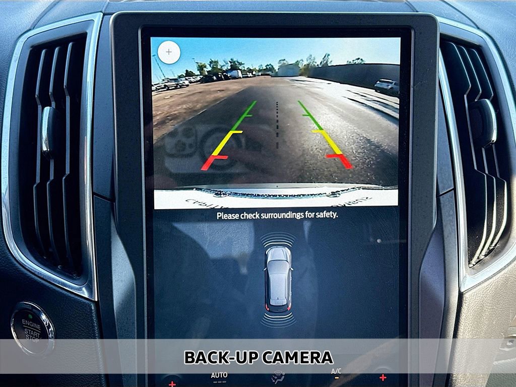 Used 2022 Ford Edge Titanium image 4