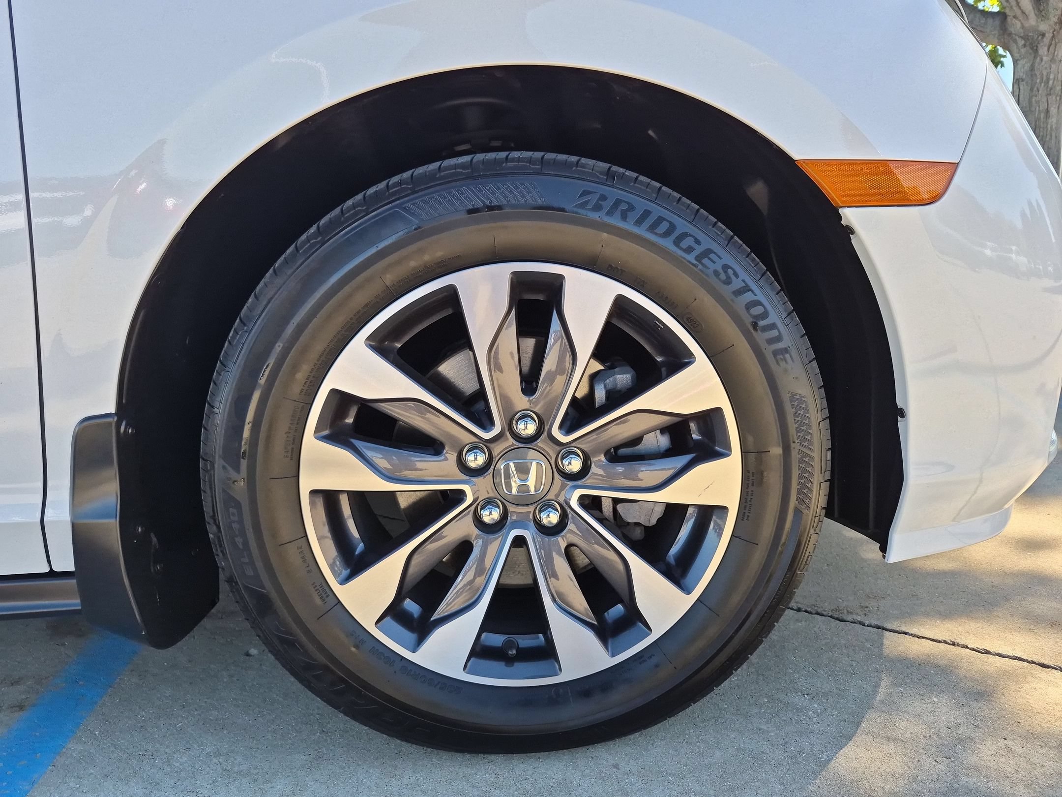 Certified 2024 Honda Odyssey EX-L image 35