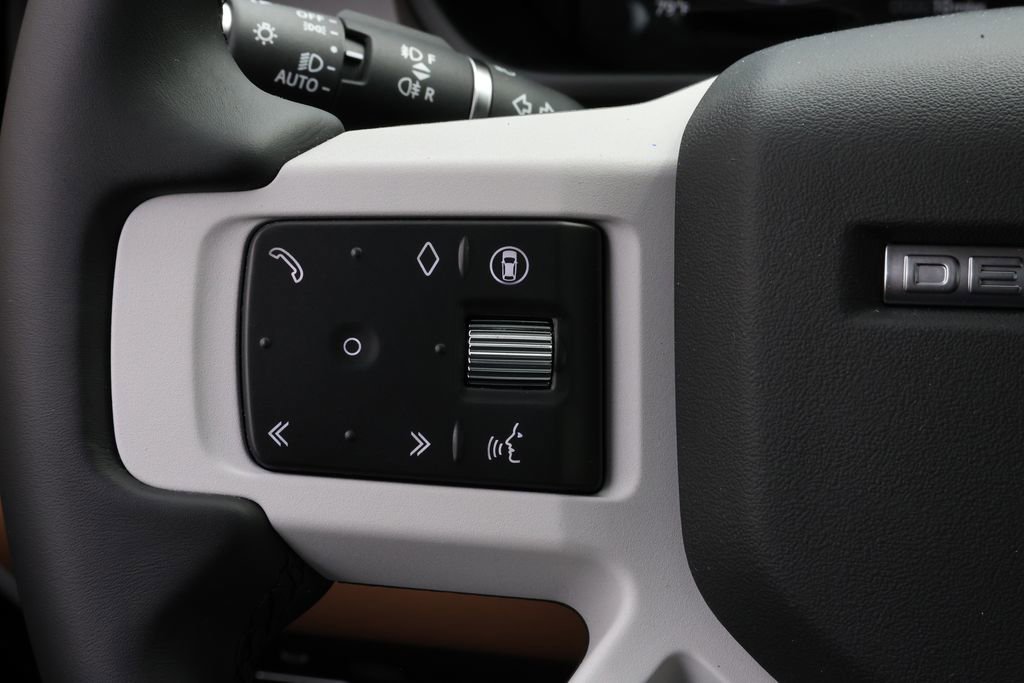New 2026 Land Rover Defender 130 X-Dynamic SE AWD/4WD image 23