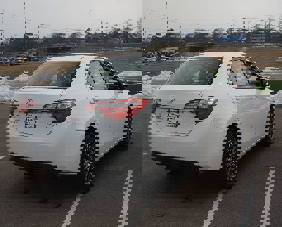 Used 2016 Toyota Corolla LE image 18