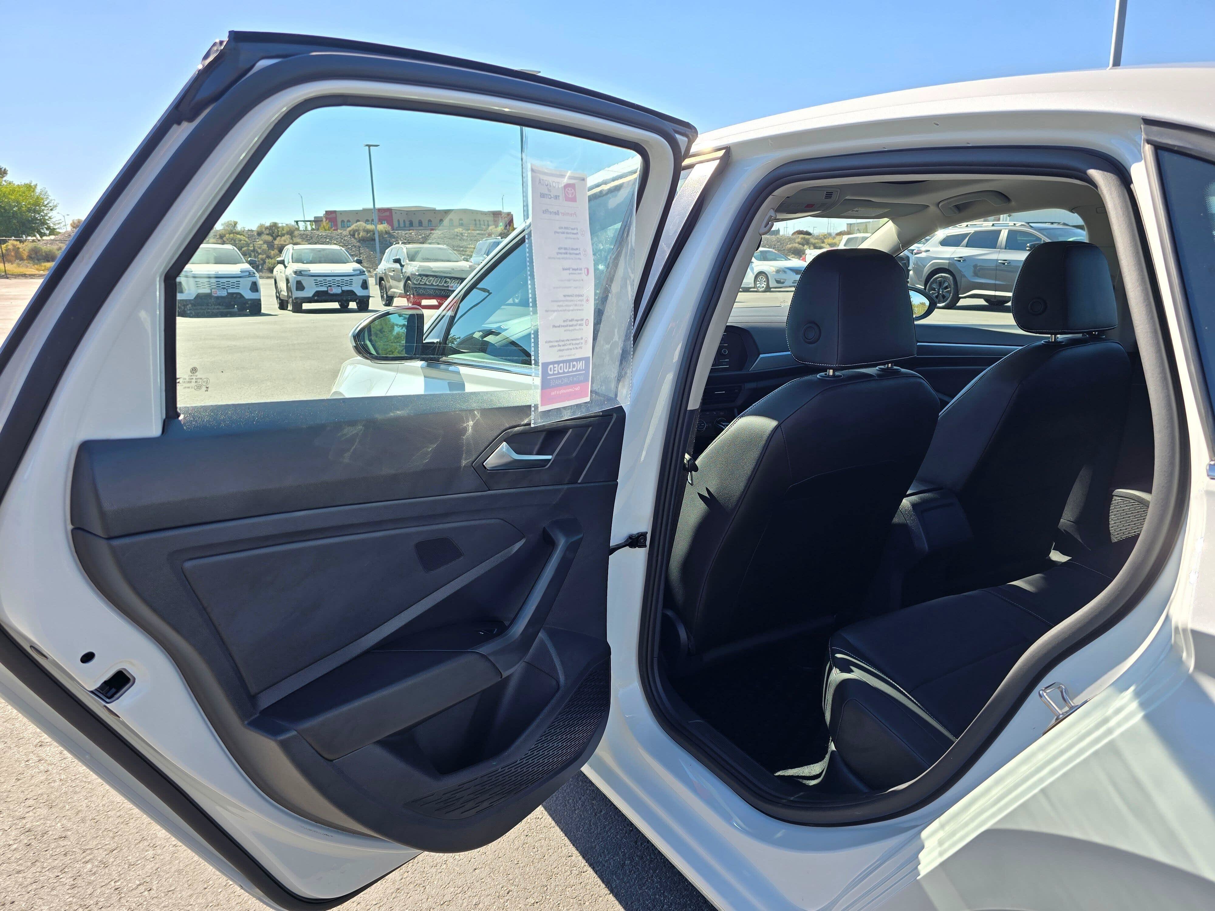 Used 2024 Volkswagen Jetta SE w/ Panoramic Sunroof Package FWD image 15