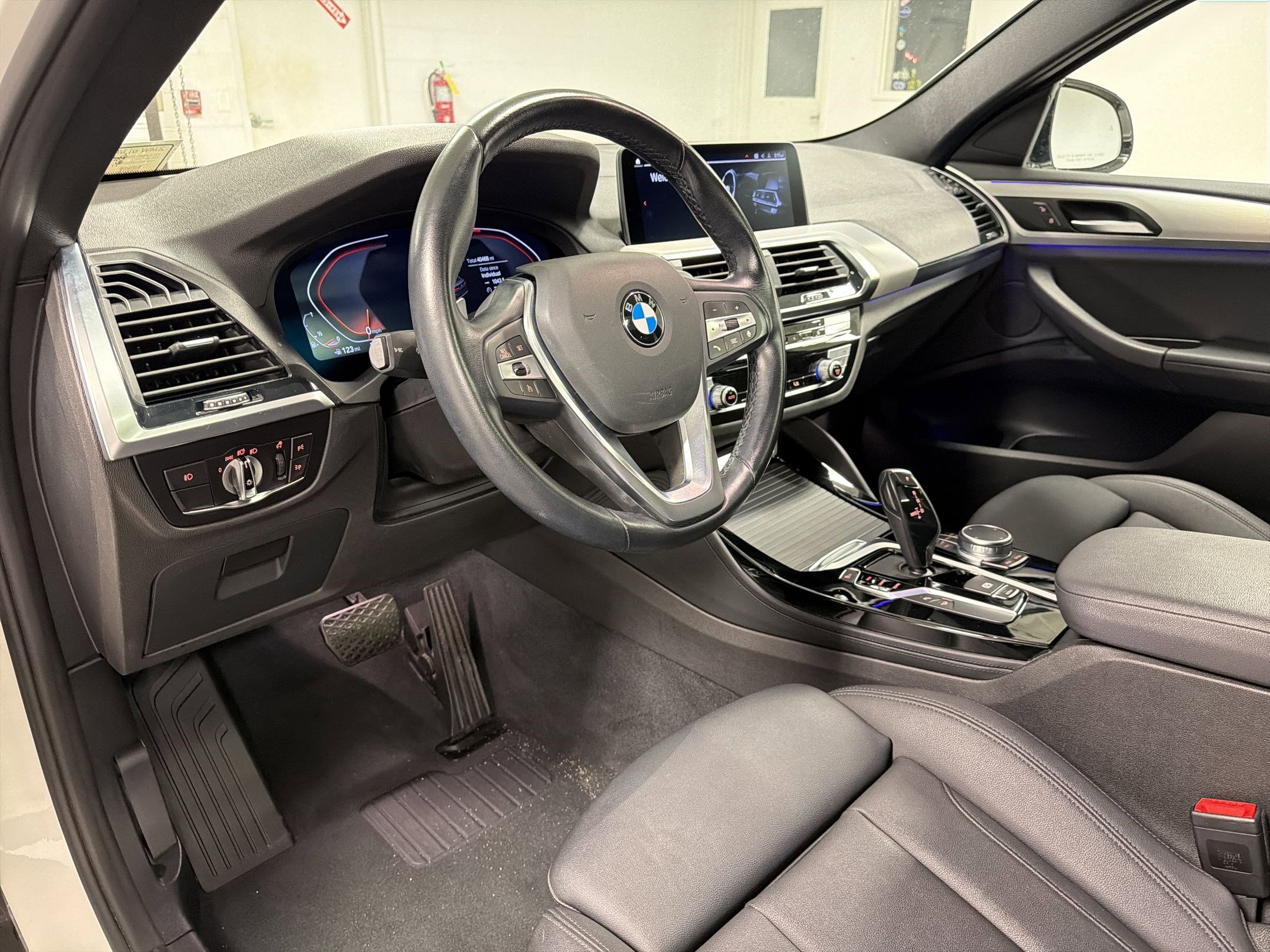 Used 2021 BMW X4 xDrive30i image 4