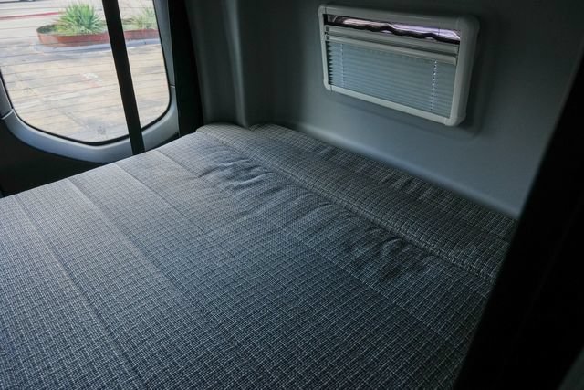 Used 2021 Mercedes-Benz Sprinter 2500 image 42