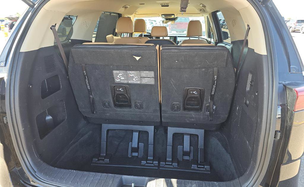 Used 2022 Kia Carnival EX FWD image 19