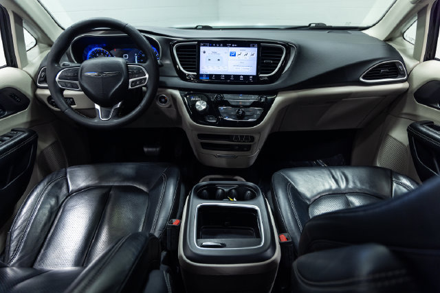 Used 2022 Chrysler Pacifica Touring-L FWD image 20