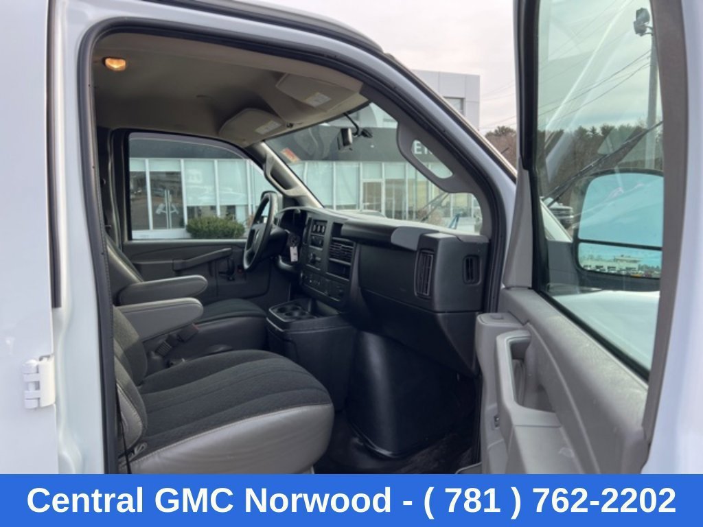 Used 2025 Chevrolet Express 2500 w/ Driver Convenience Package RWD image 14