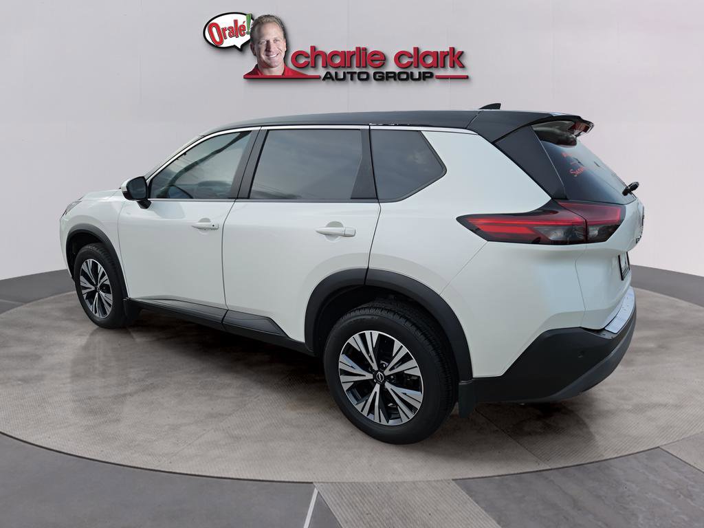 Used 2022 Nissan Rogue SV image 4