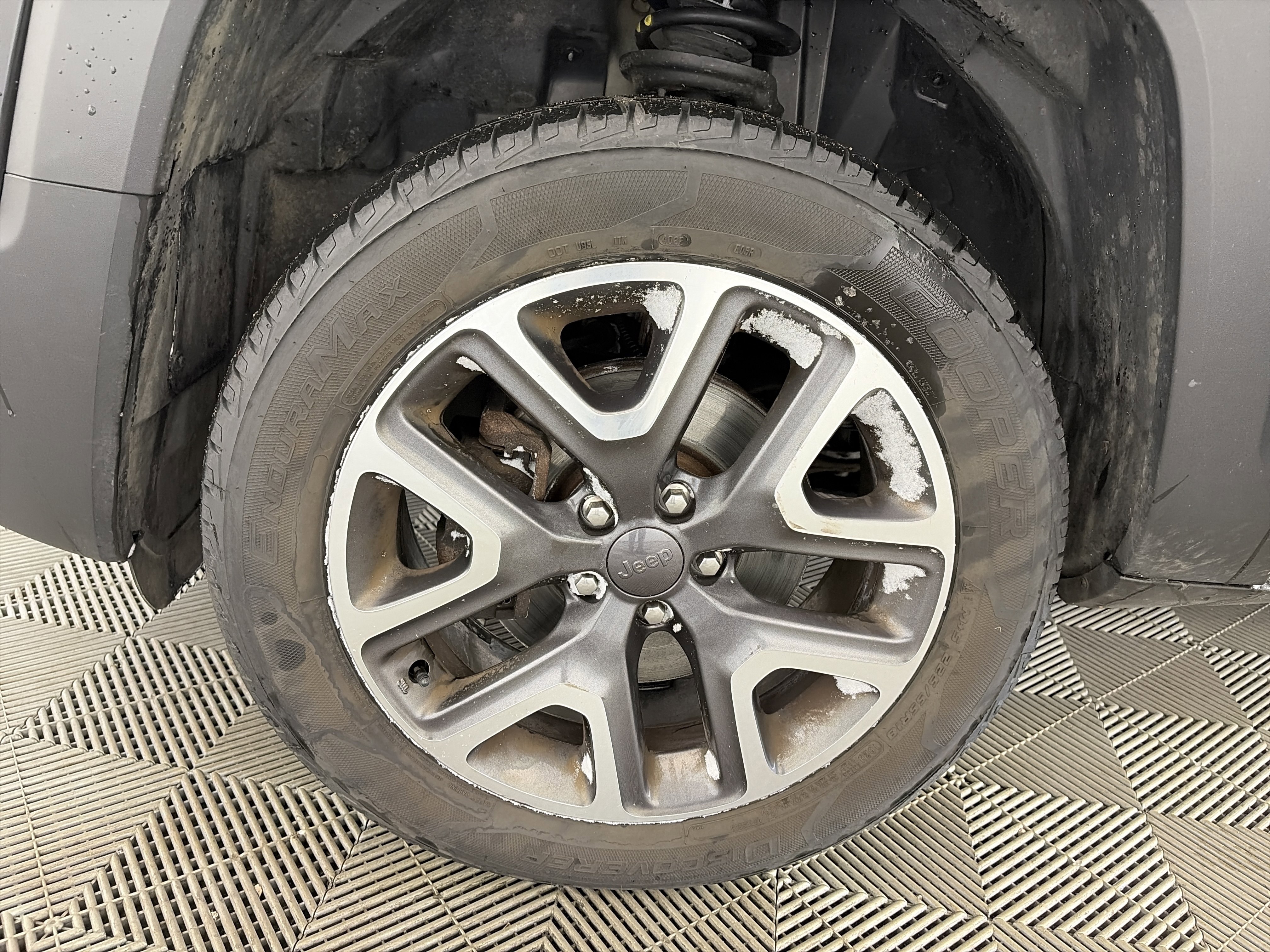 Used 2018 Jeep Renegade Latitude w/ Cold Weather Group image 13