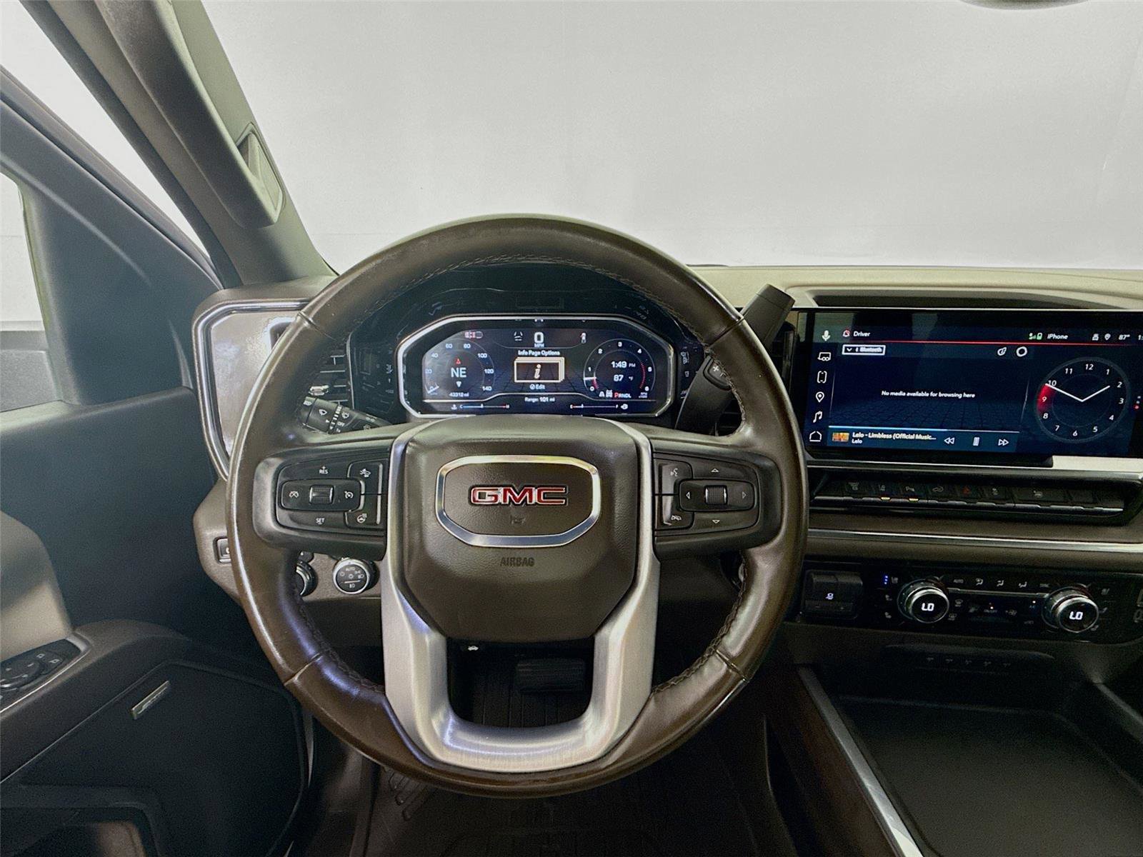 Used 2025 GMC Sierra 3500 SLT w/ SLT Convenience Package image 11