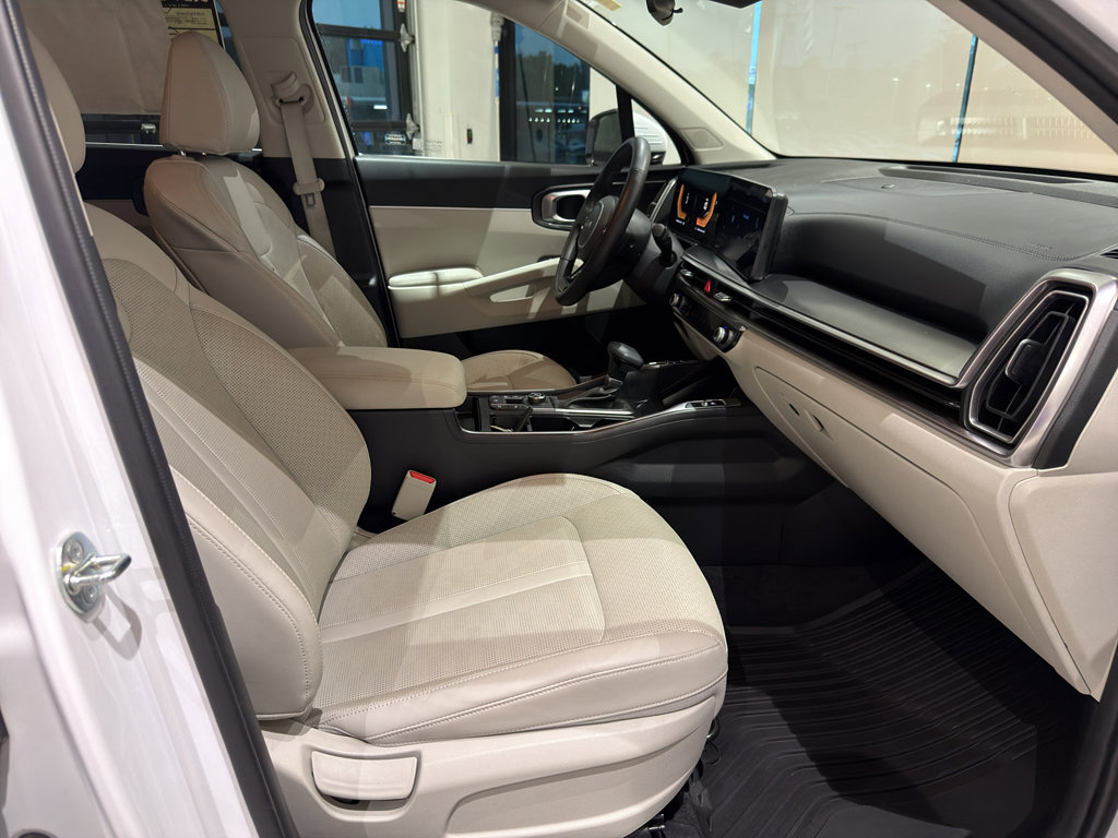 Used 2025 Kia Sorento S FWD image 25