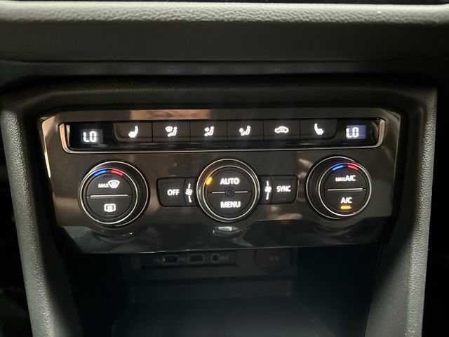 Used 2019 Volkswagen Tiguan SE FWD image 17