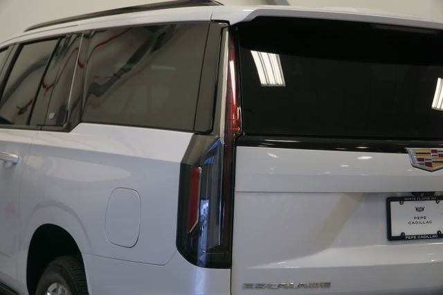 Certified 2021 Cadillac Escalade ESV Sport w/ Driver Assist Tech Package image 4