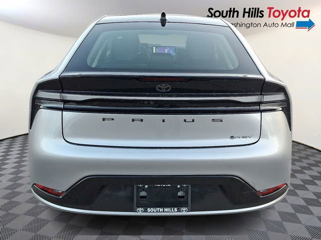 New 2026 Toyota Prius Plug-In Hybrid FWD image 5