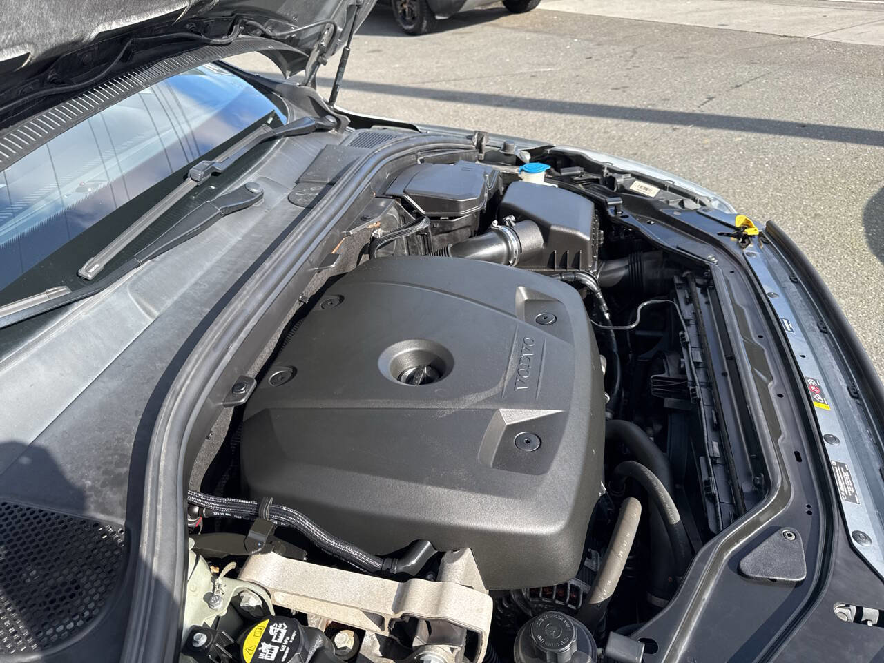 Used 2017 Volvo XC60 T5 Dynamic w/ Preferred Option Package image 14