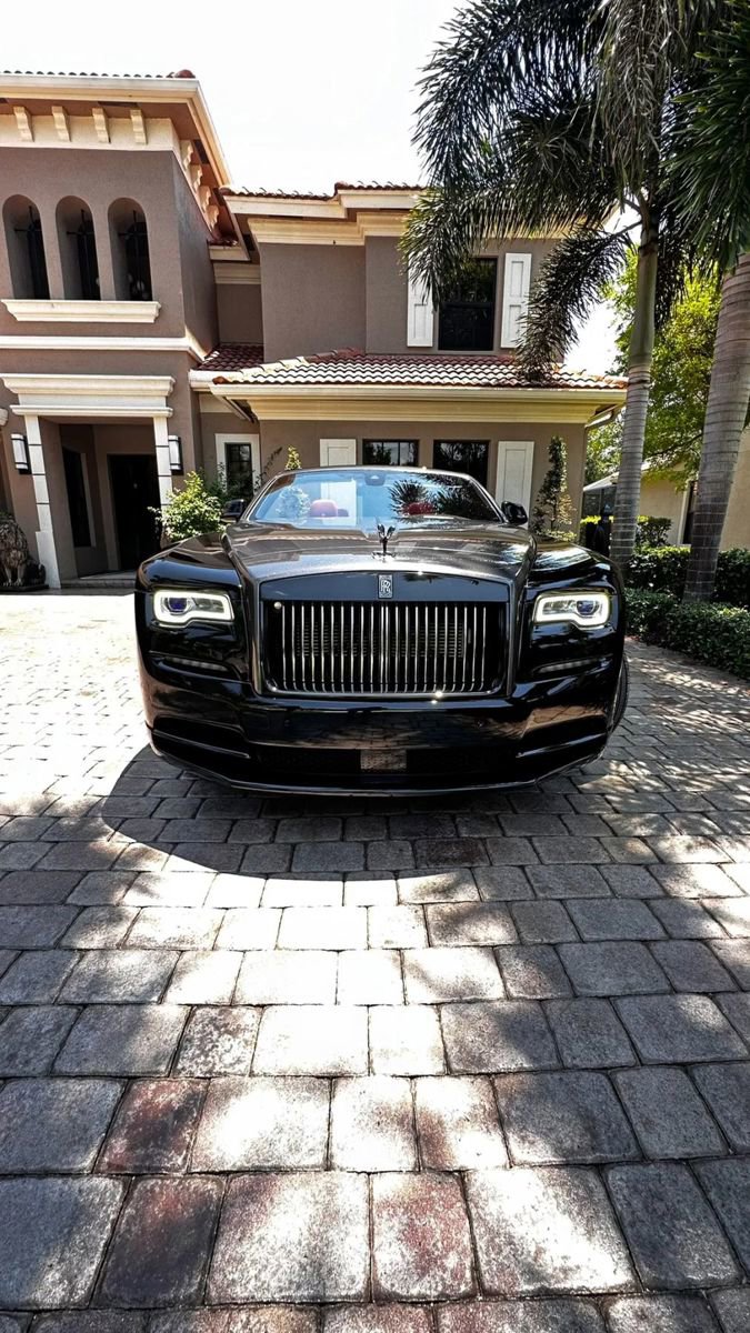 Used 2018 Rolls-Royce Dawn RWD image 5