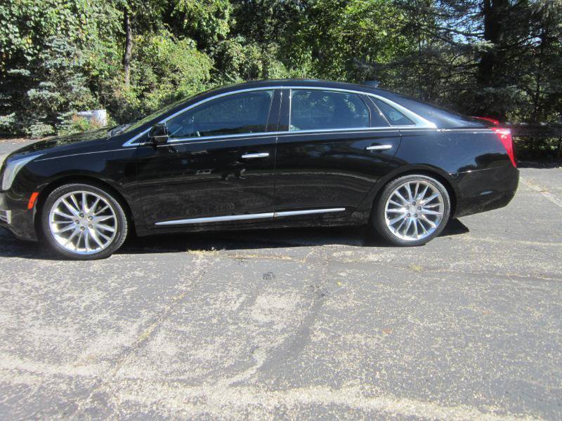 Used 2016 Cadillac XTS Platinum AWD/4WD image 2