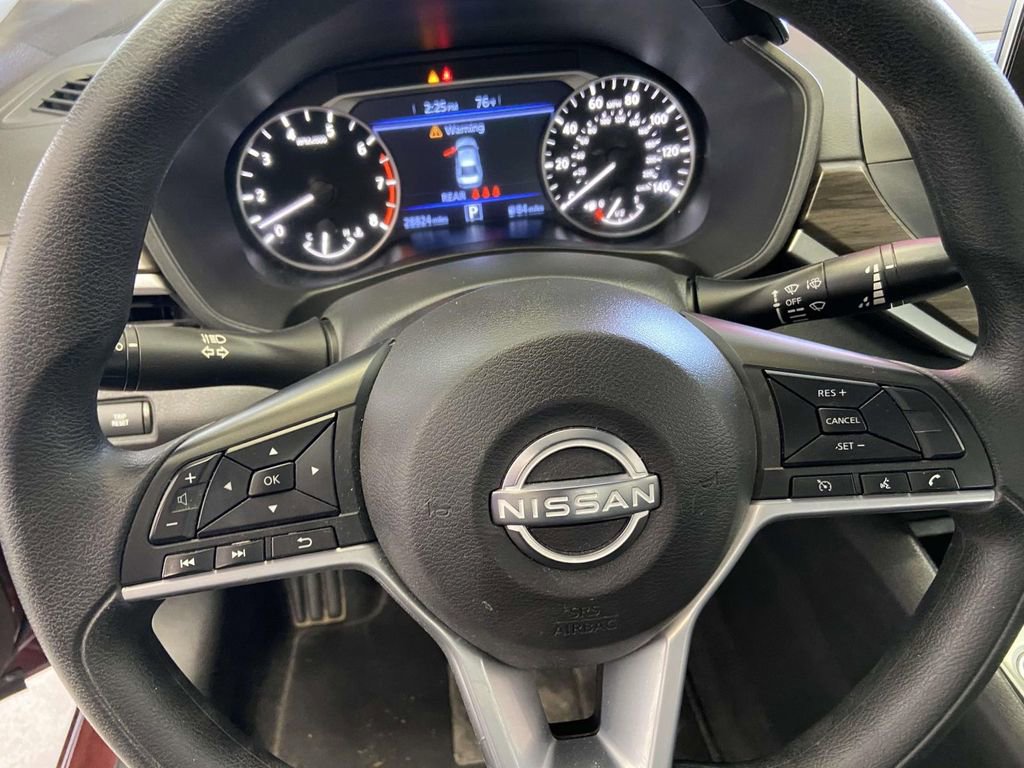 Used 2025 Nissan Altima 2.5 SV FWD image 17