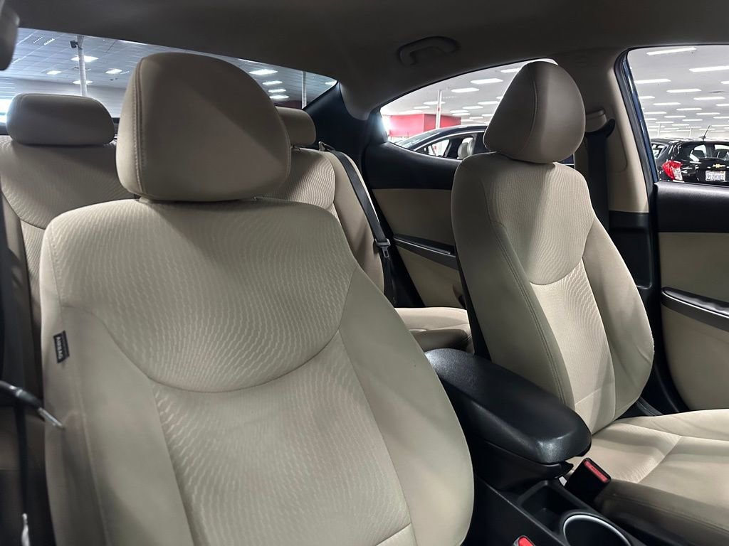 Used 2014 Hyundai Elantra SE w/ Option Group 02 image 28