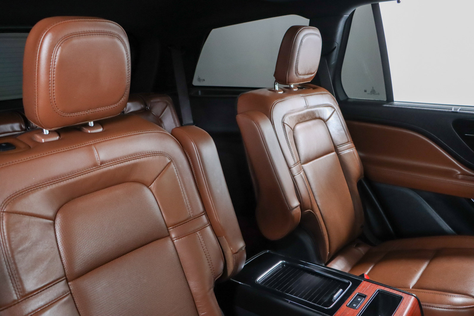 Used 2022 Lincoln Aviator Reserve w/ Equipment Group 201A RWD image 30