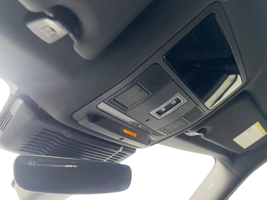 Used 2023 Land Rover Range Rover Evoque R-Dynamic S image 76