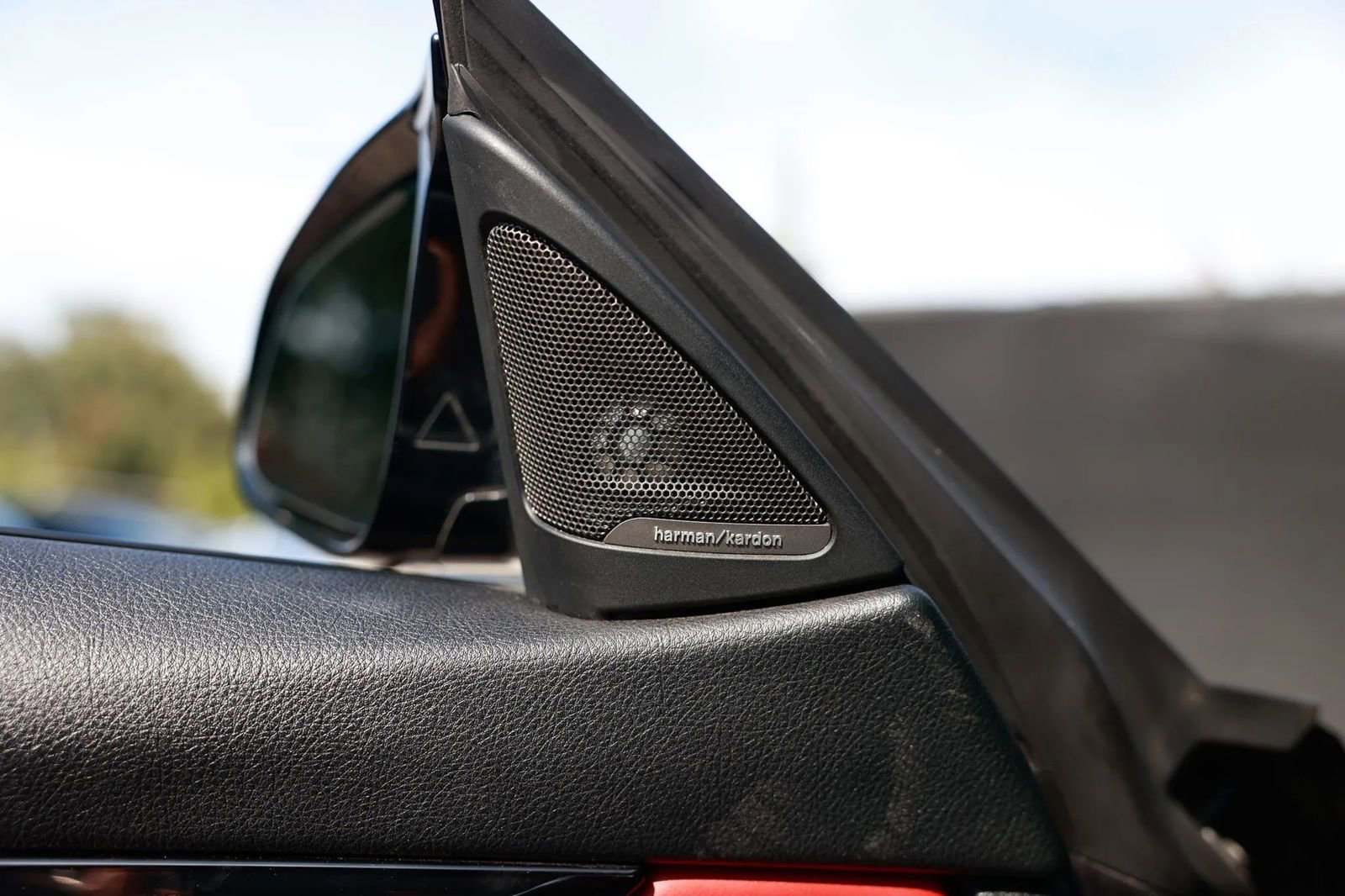 Used 2015 BMW M4 Convertible image 50