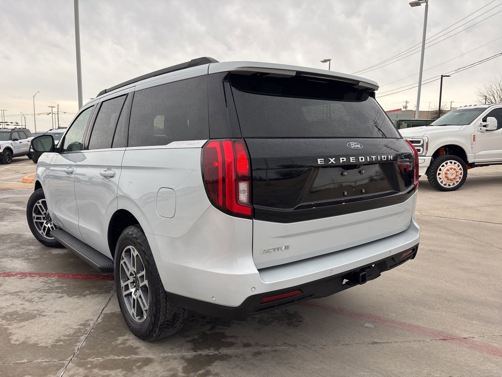 Certified 2025 Ford Expedition Active image 5