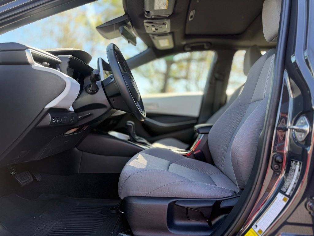 Certified 2025 Toyota Corolla SE w/ SE Premium Package image 12