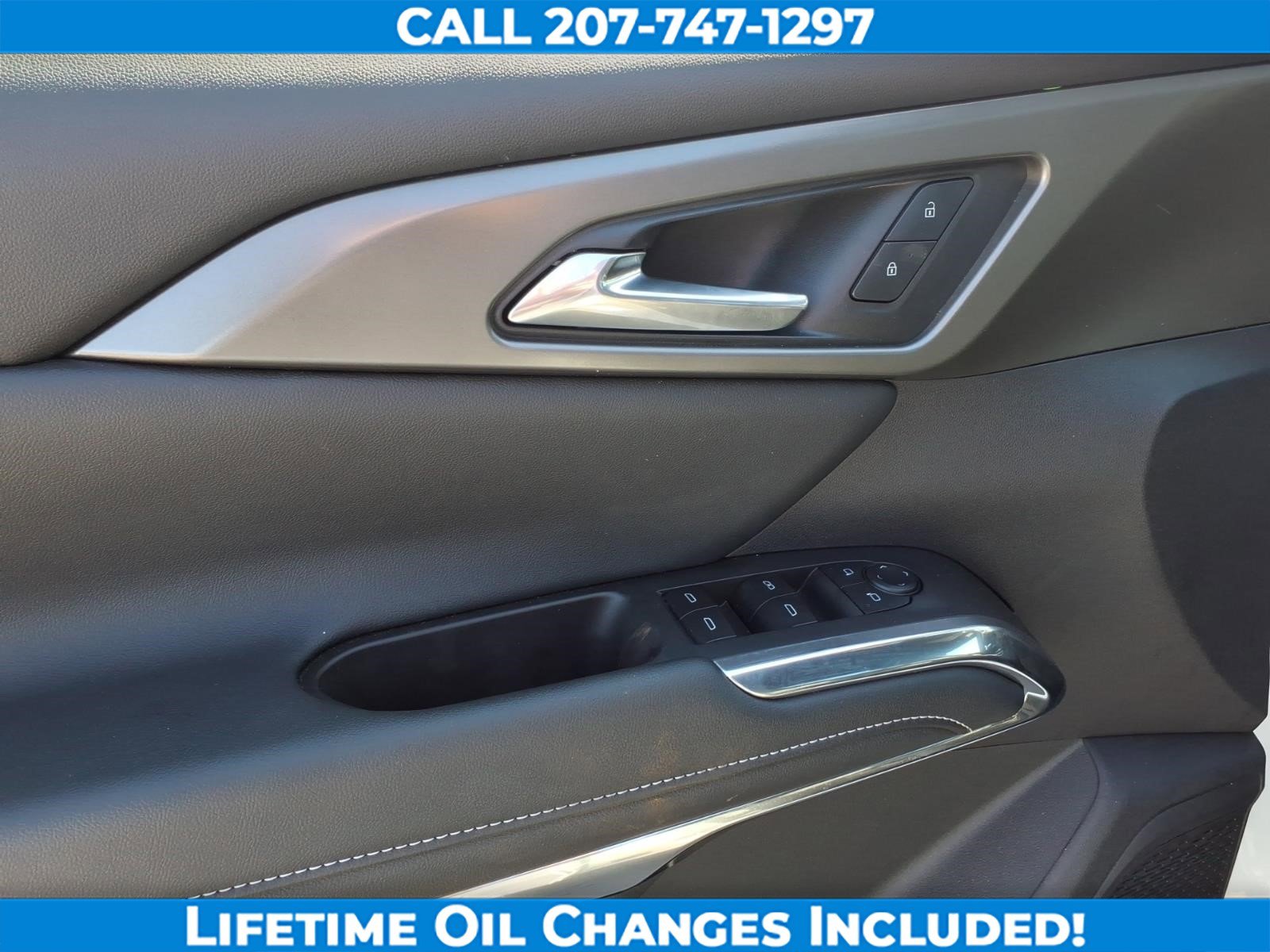 Used 2025 Chevrolet Traverse LT image 10