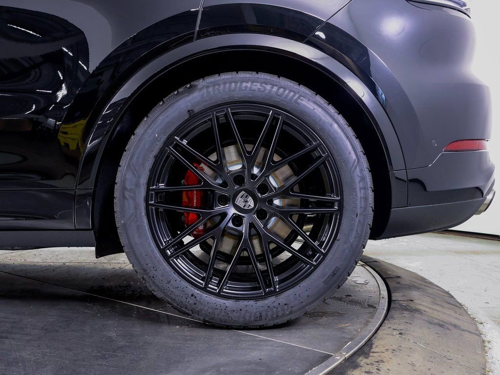 New 2025 Porsche Cayenne Turbo image 25
