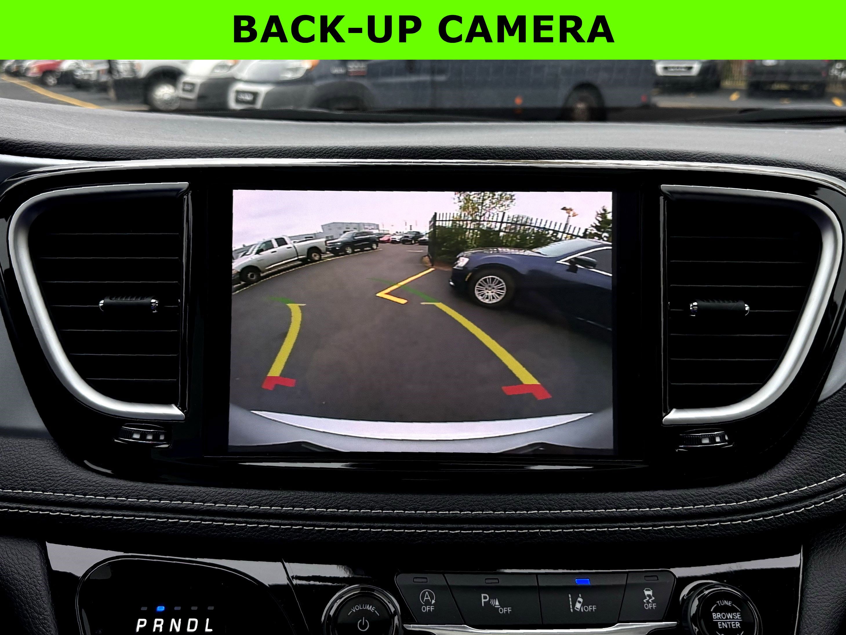 New 2026 Chrysler Pacifica Limited image 29