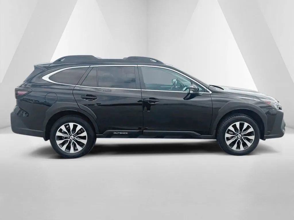 Used 2023 Subaru Outback Limited AWD/4WD image 8