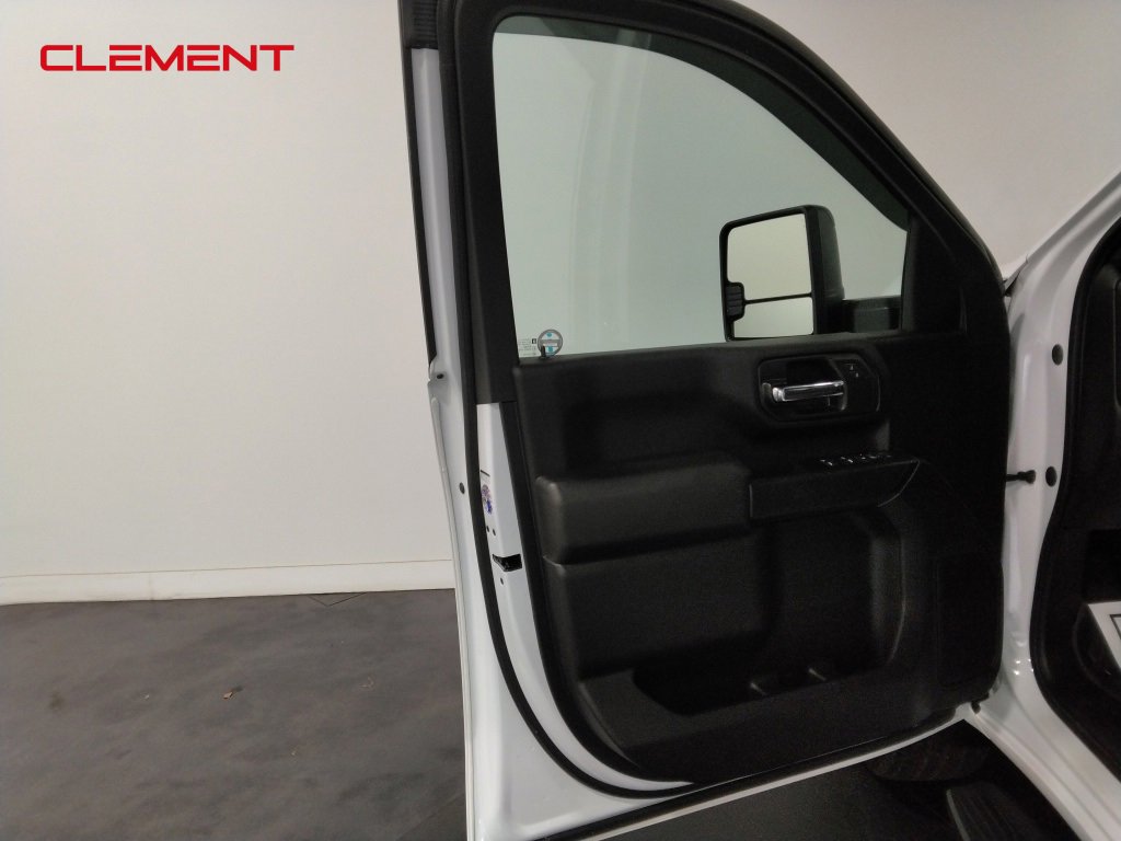 Used 2024 GMC Sierra 3500 Pro image 17