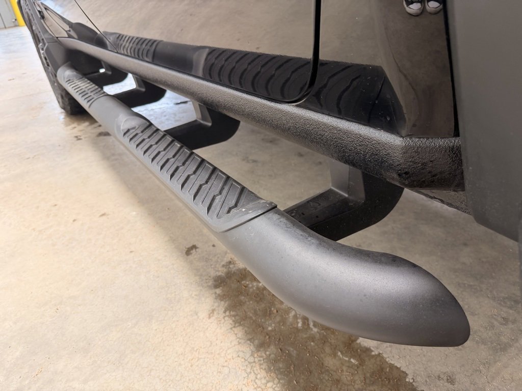 Used 2024 Chevrolet Silverado 2500 LT w/ Midnight Edition image 18