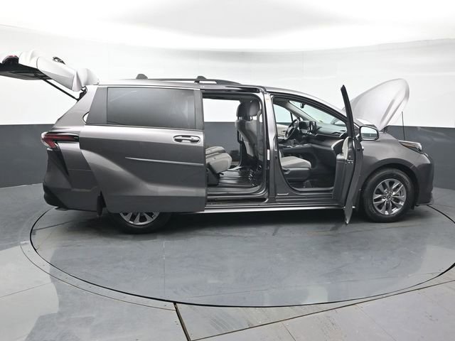 Certified 2024 Toyota Sienna LE w/ LE Plus Package image 55