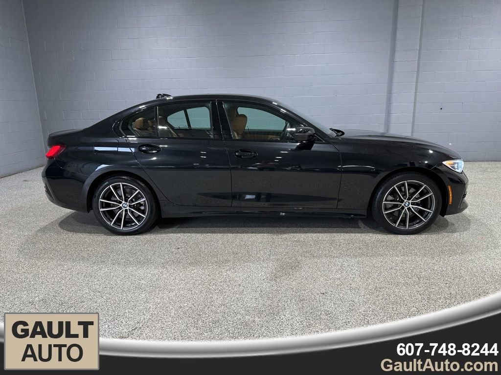 Certified 2022 BMW 330i xDrive Sedan w/ Driving Assistance Package image 2