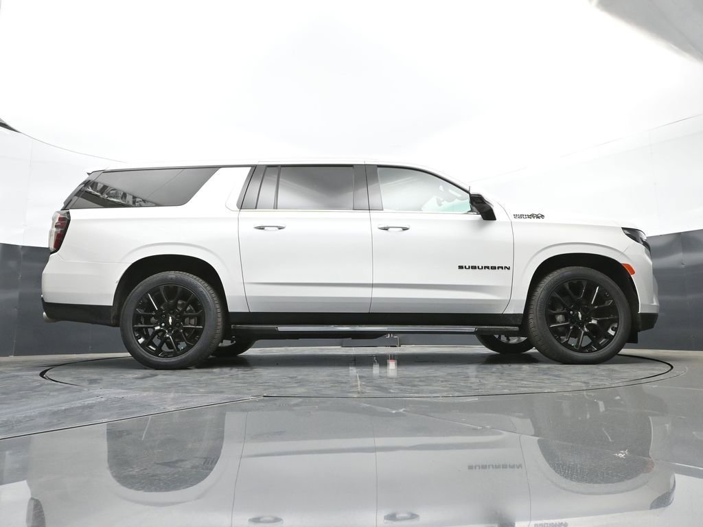 Used 2022 Chevrolet Suburban High Country w/ LPO, Illumination Package AWD/4WD image 48