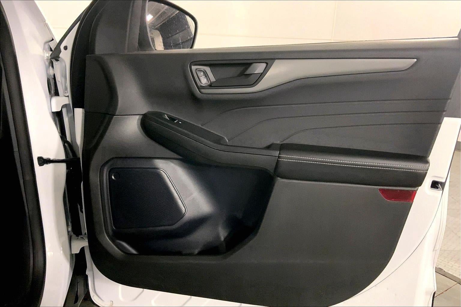 Used 2024 Ford Escape Active AWD/4WD image 25