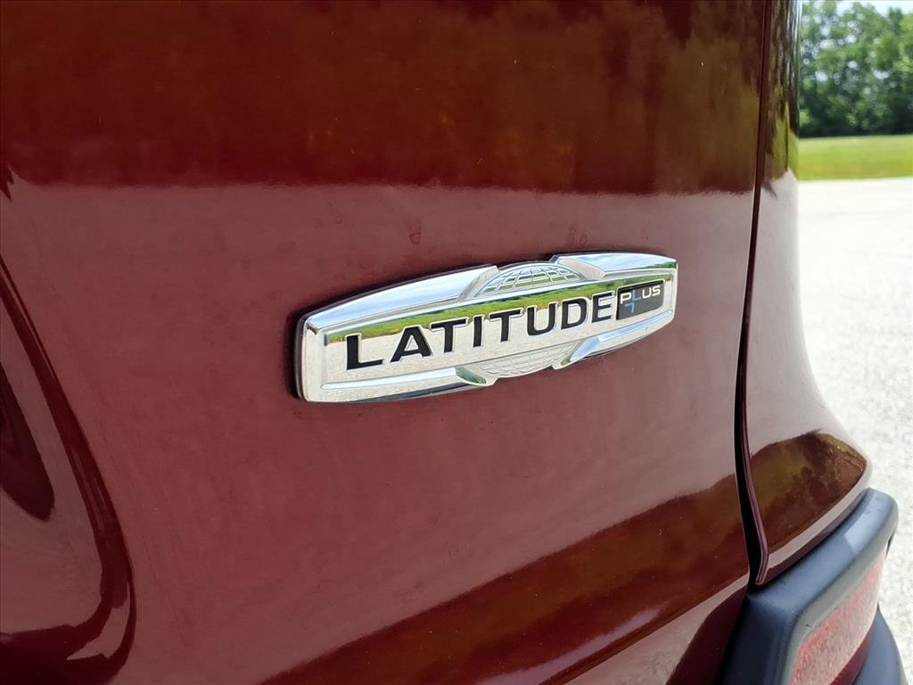 Used 2019 Jeep Cherokee Latitude Plus w/ Comfort/Convenience Group AWD/4WD image 27