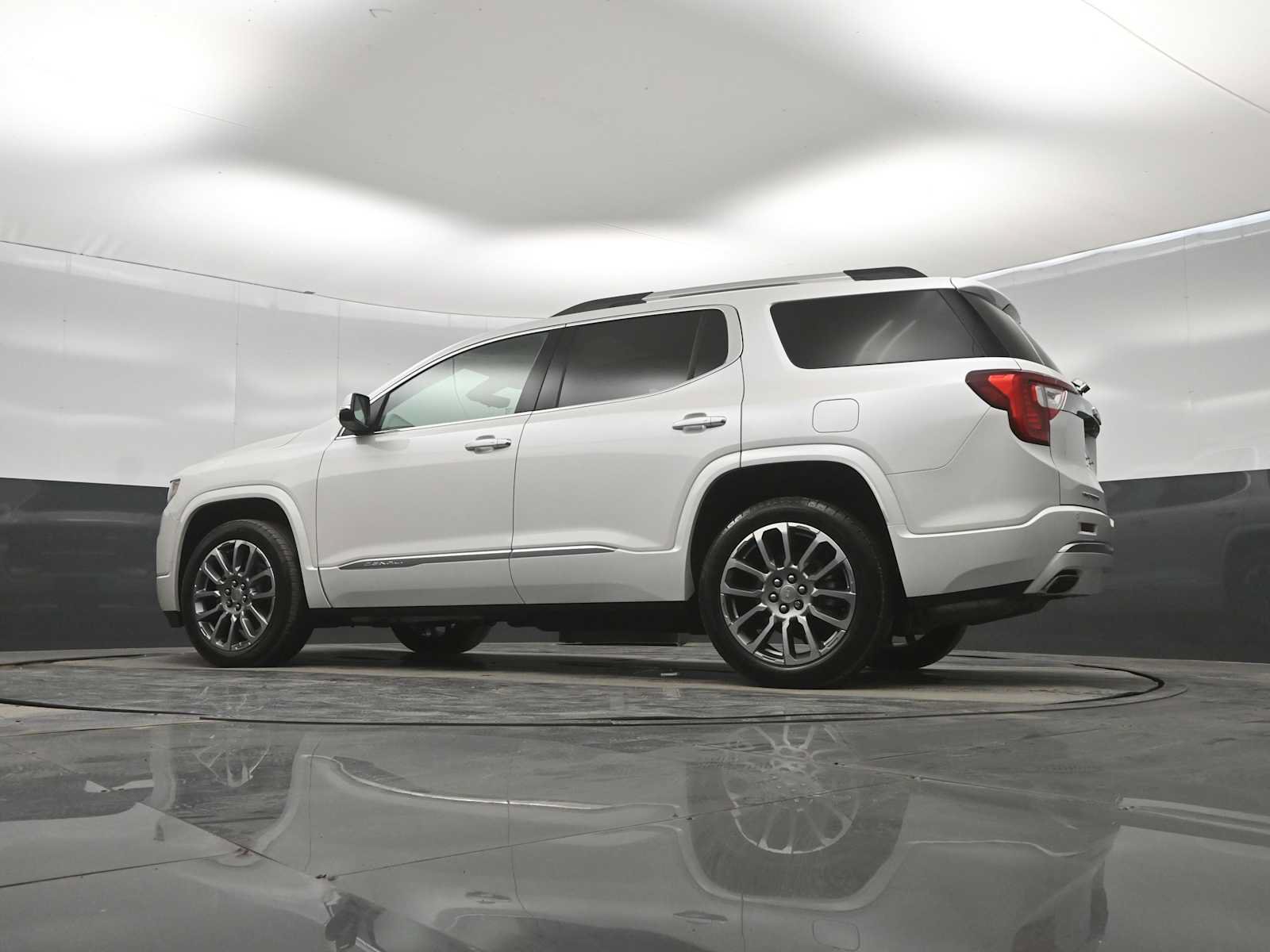 Used 2022 GMC Acadia Denali w/ Denali Ultimate Package AWD/4WD image 34