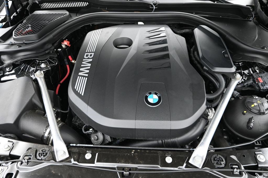 Used 2024 BMW 540i xDrive w/ Premium Package AWD/4WD image 17
