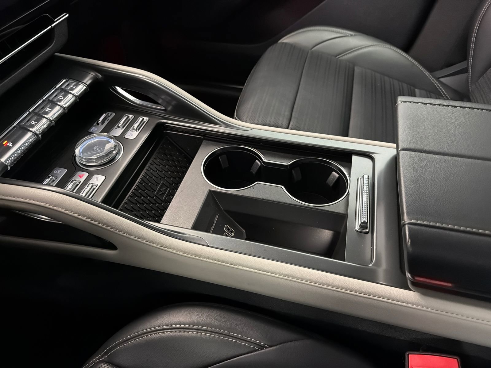 Used 2024 Lincoln Nautilus Reserve image 30