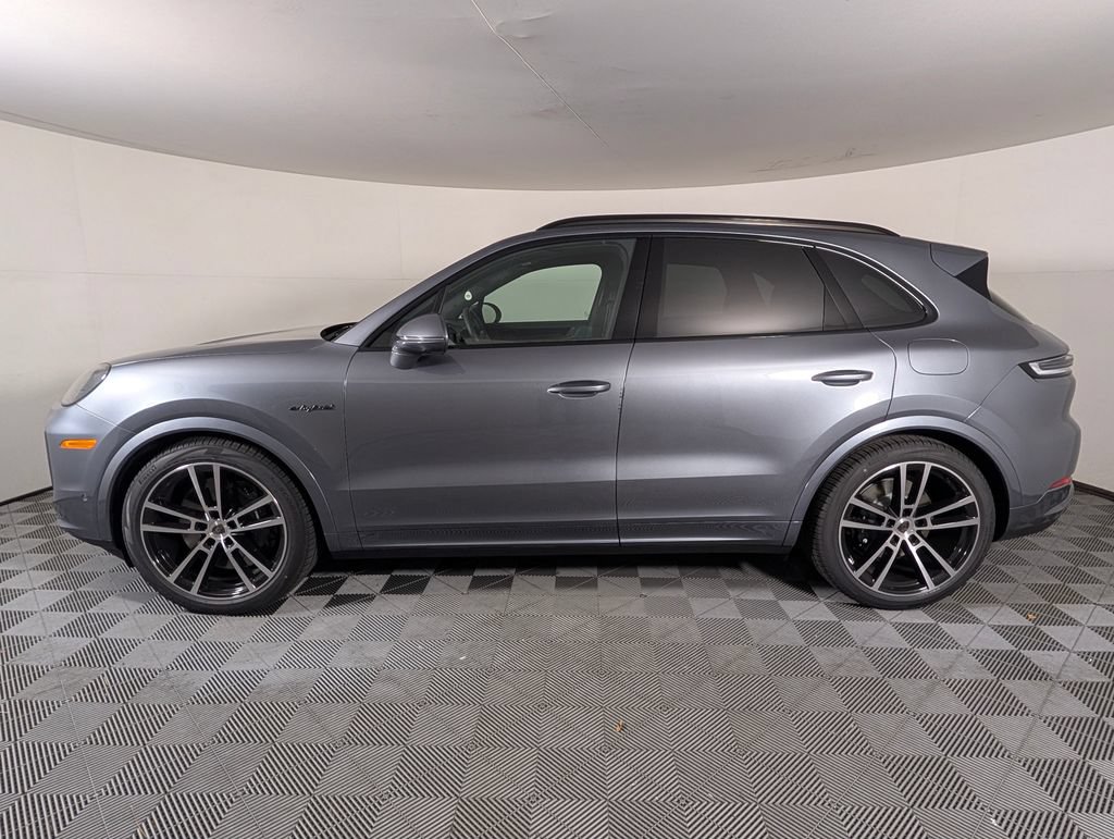 New 2026 Porsche Cayenne Turbo AWD/4WD image 2