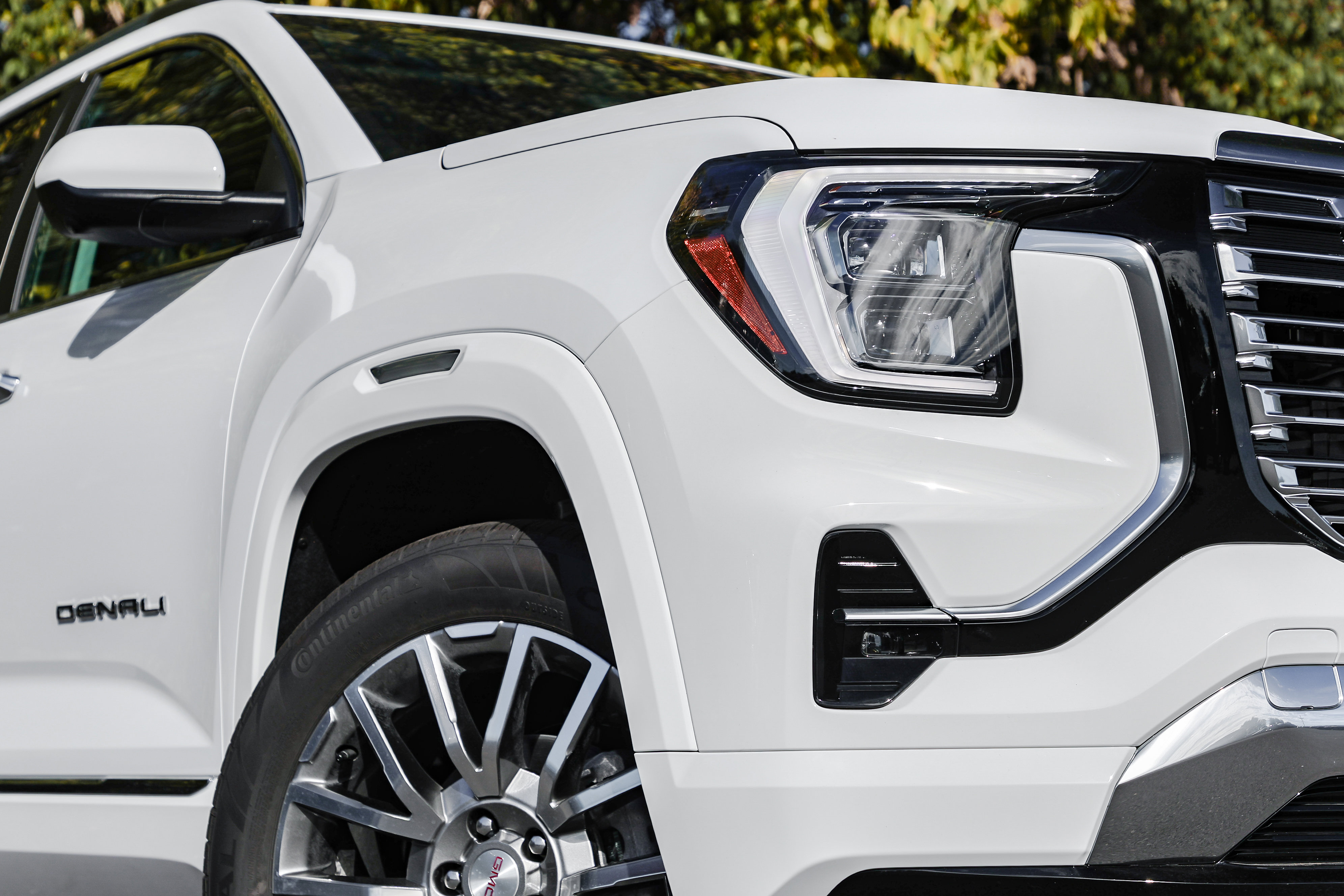 New 2026 GMC Terrain Denali image 3