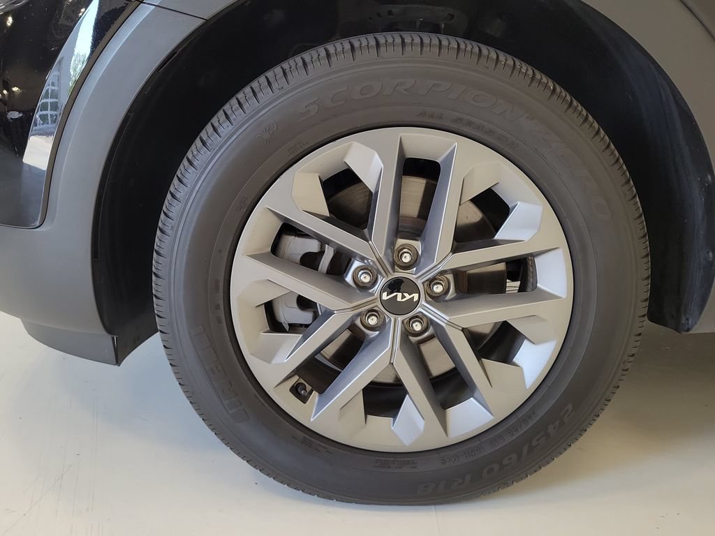 Used 2024 Kia Telluride LX FWD image 8