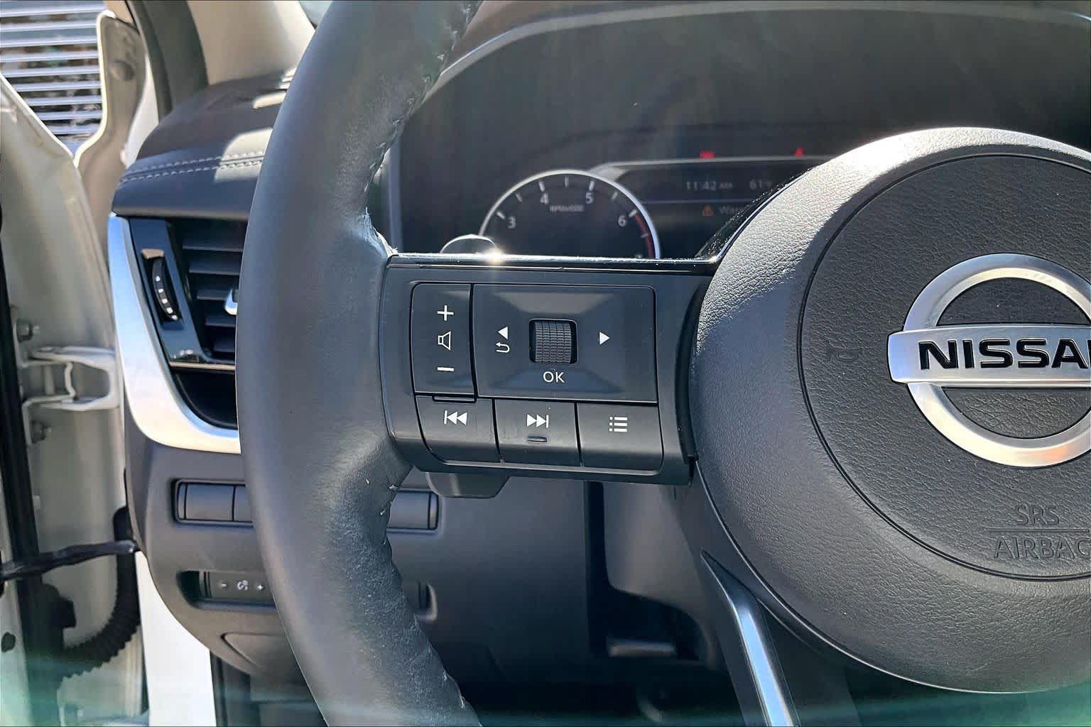 Used 2021 Nissan Rogue SL FWD image 22