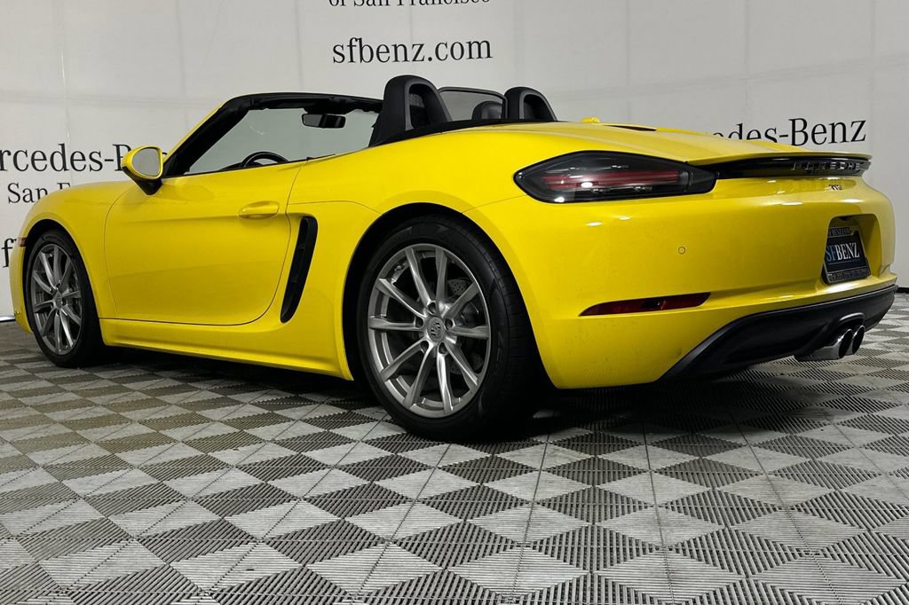 Used 2017 Porsche 718 Boxster RWD image 6