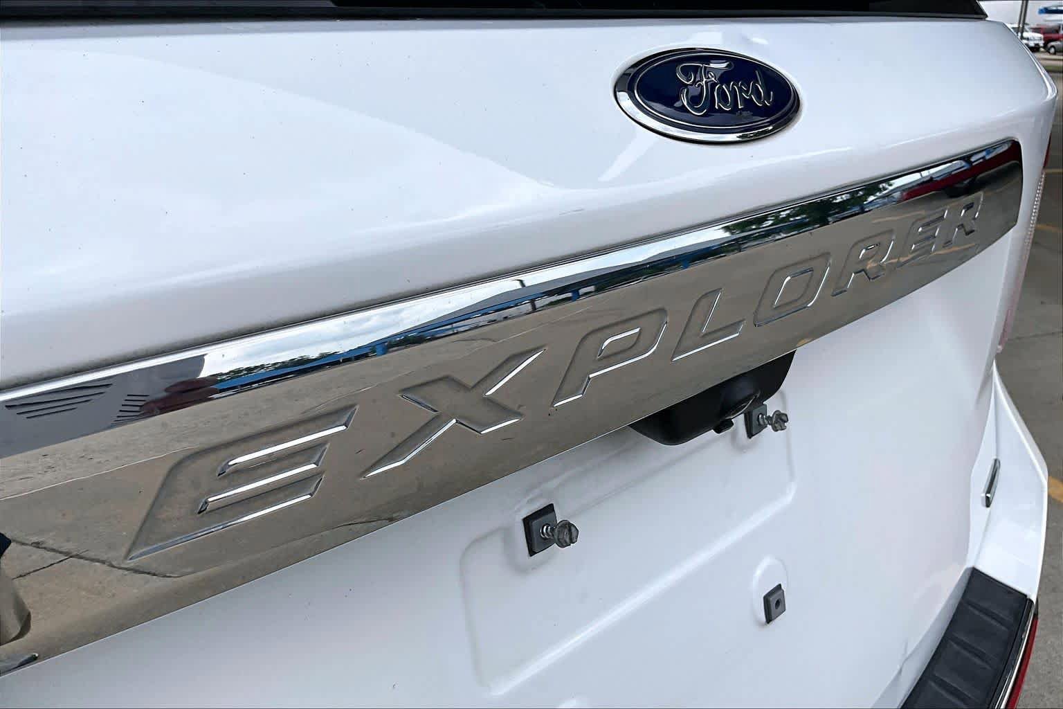Used 2020 Ford Explorer Limited w/ Class III Trailer Tow Package AWD/4WD image 31