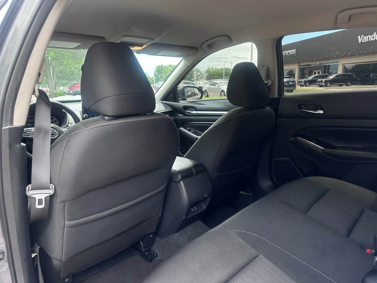 Used 2021 Nissan Altima 2.5 SV FWD image 14