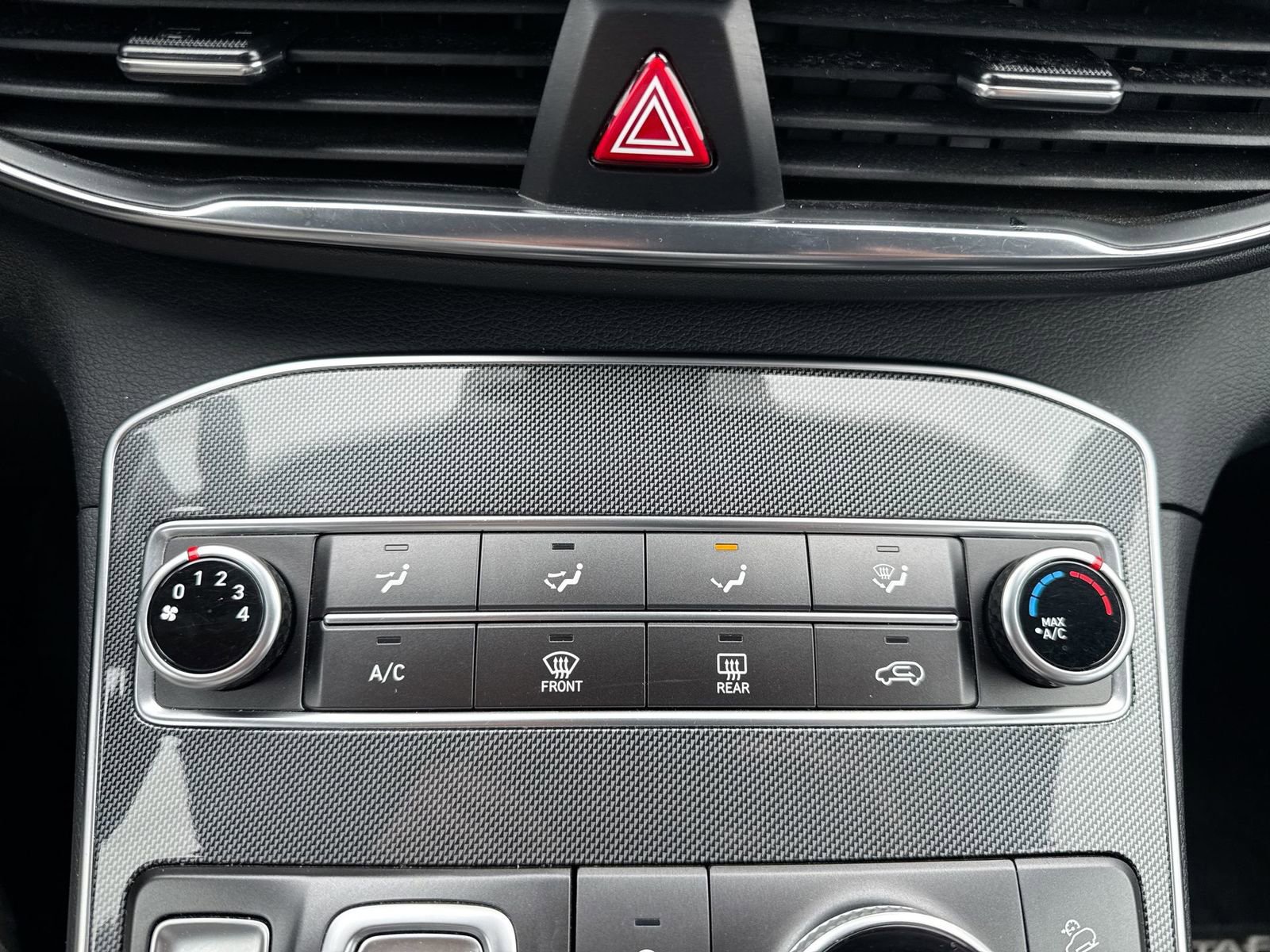 Used 2023 Hyundai Santa Fe SE image 21