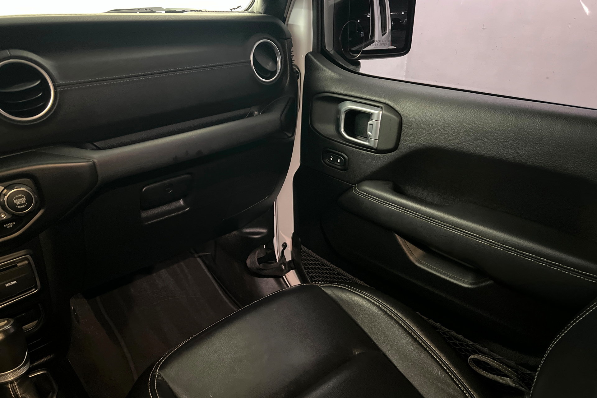 Used 2020 Jeep Wrangler Unlimited Sahara AWD/4WD image 11